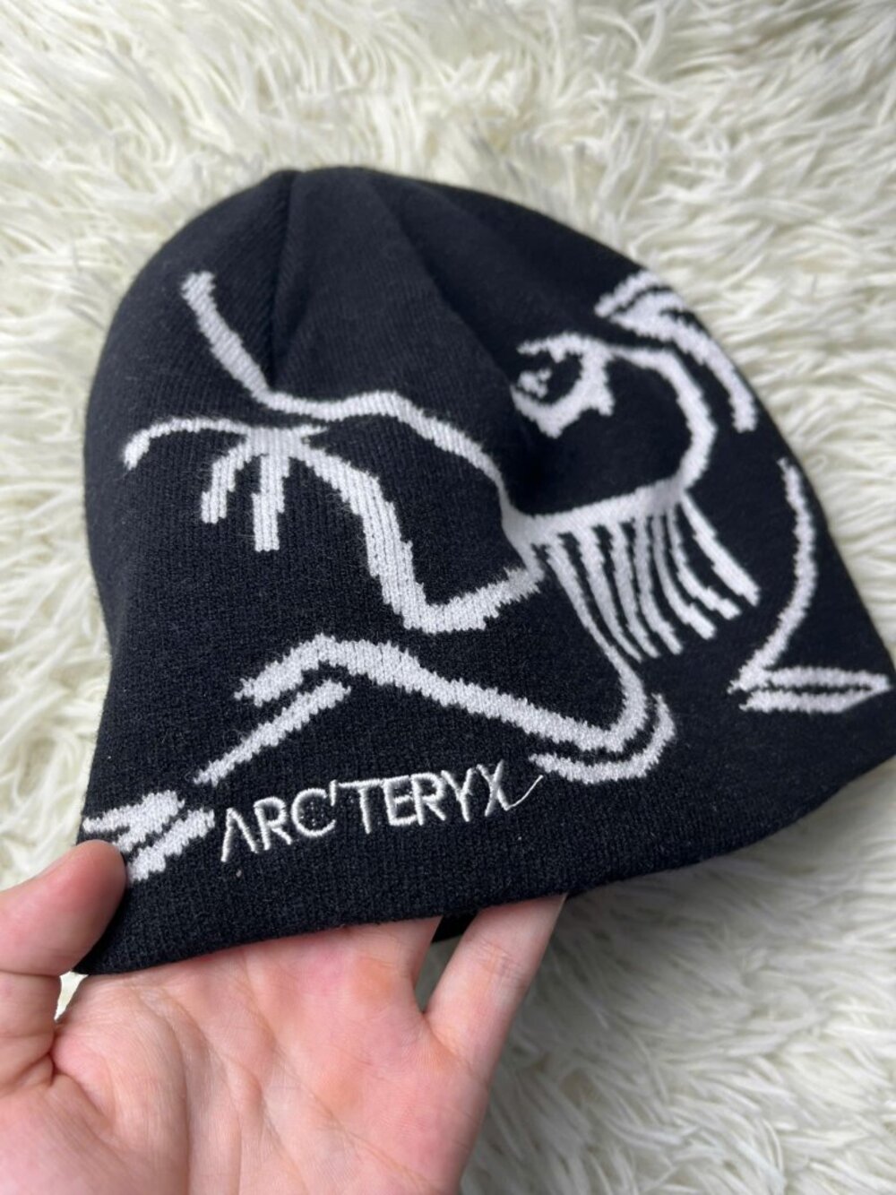 Minimal Mountain Design Knit Beanie Hat Soft Winter Cap Outdoor Hiking Travel